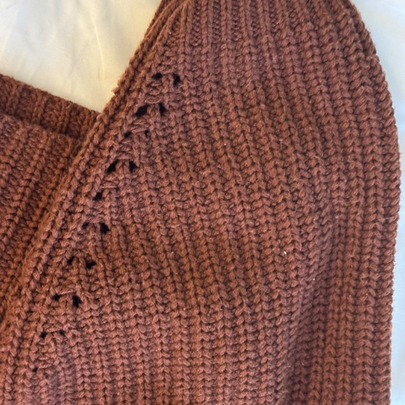 Urban Outfitters Open Back Sweater - Size Small - Picture 2 of 5